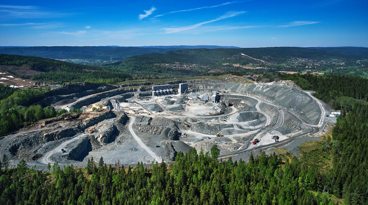 Flyfoto Steinskogen pukkverk