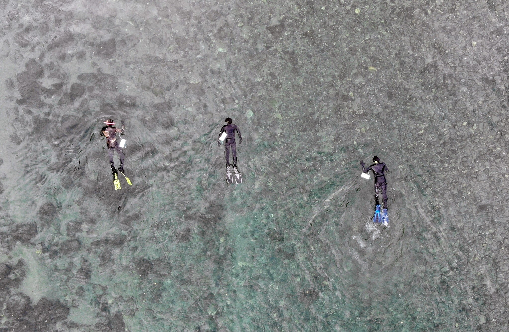 Vi jobber ute i felt, her fra gytefisktelling i Raumavassdraget