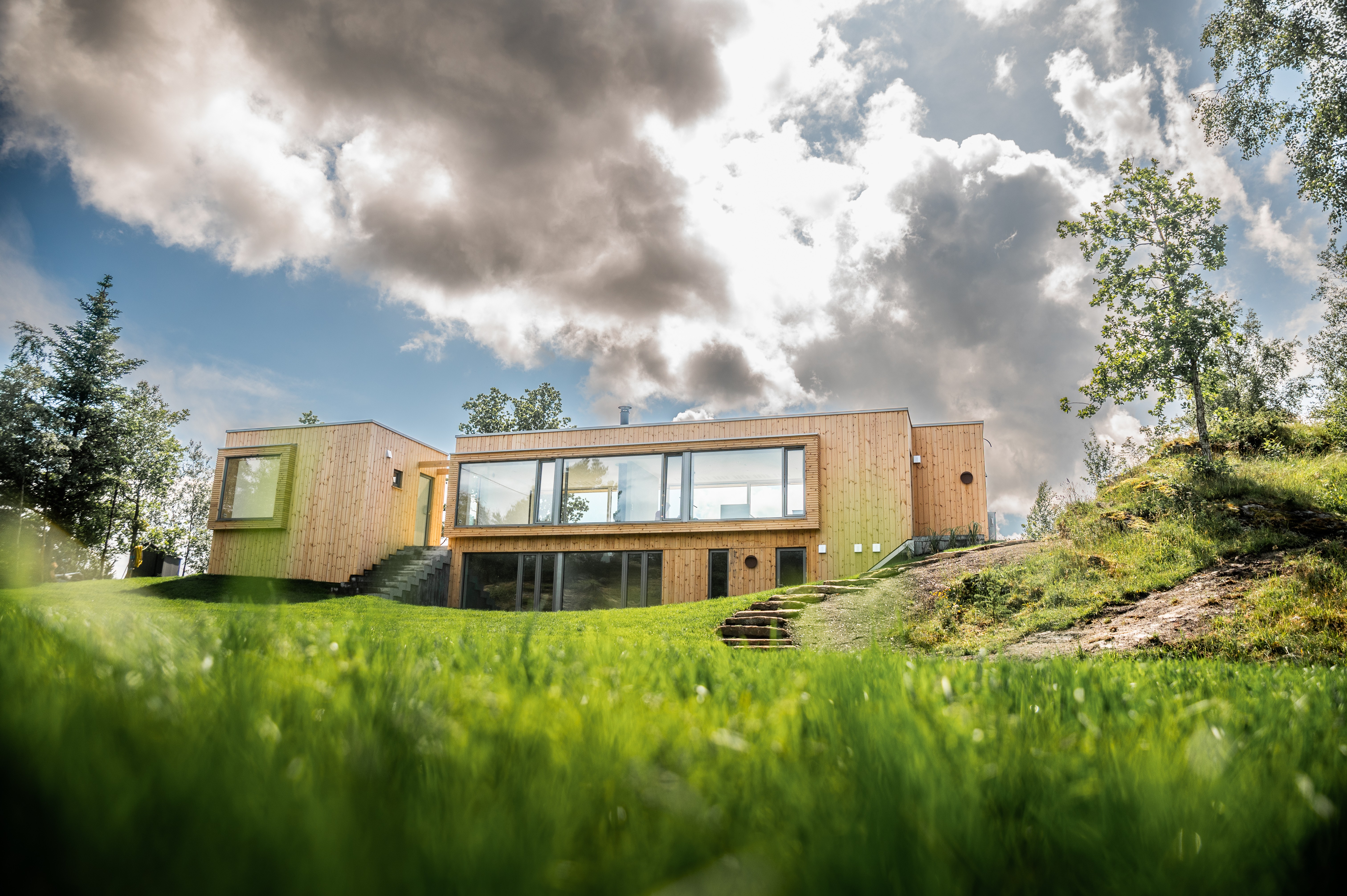 Flotte arkitekttegna hytter på øyene