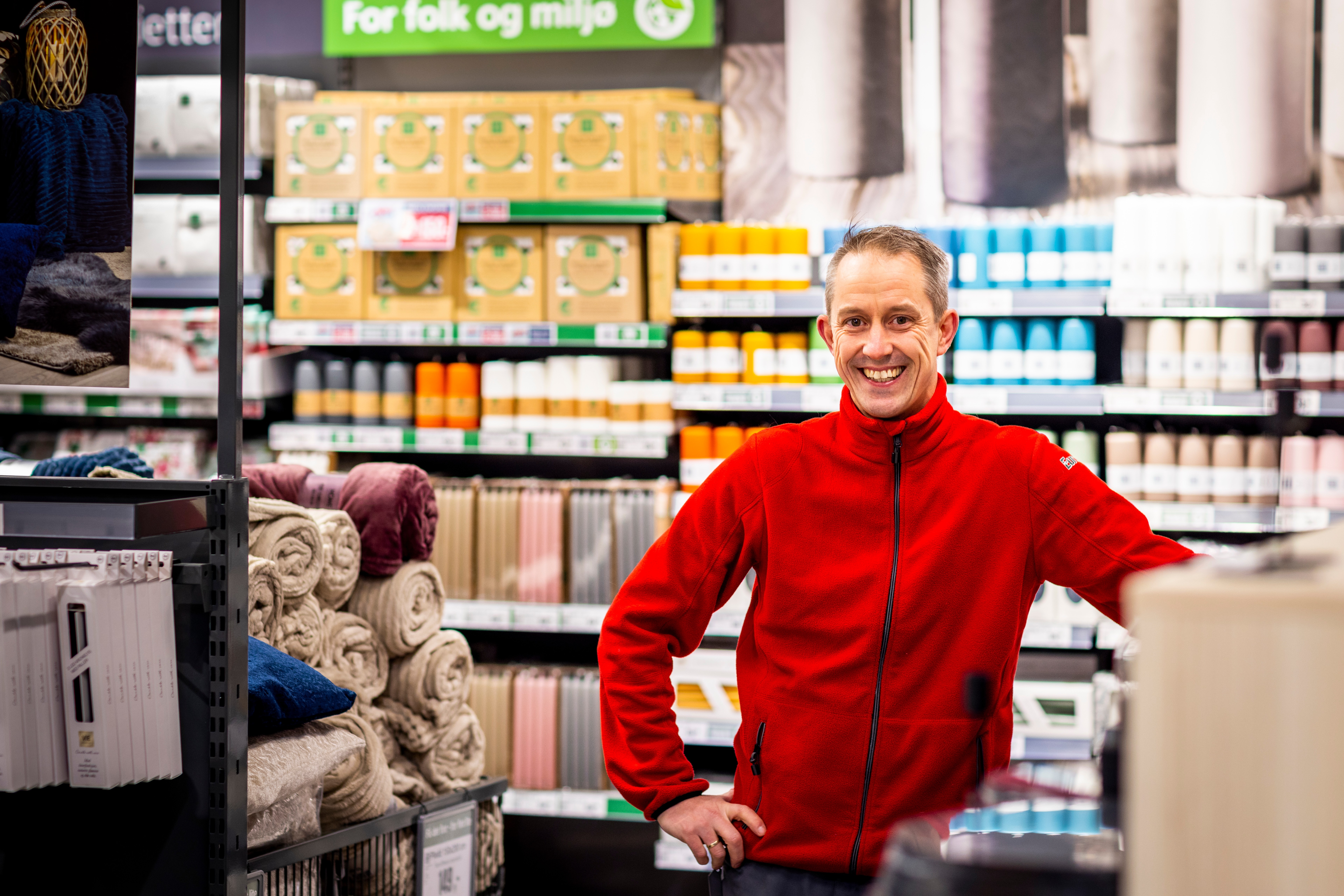 Europris er en av Norges største lavpriskjeder, med nesten 300 butikker og over 3 500 ansatte. Vi vokser stadig og trenger flere dyktige folk!