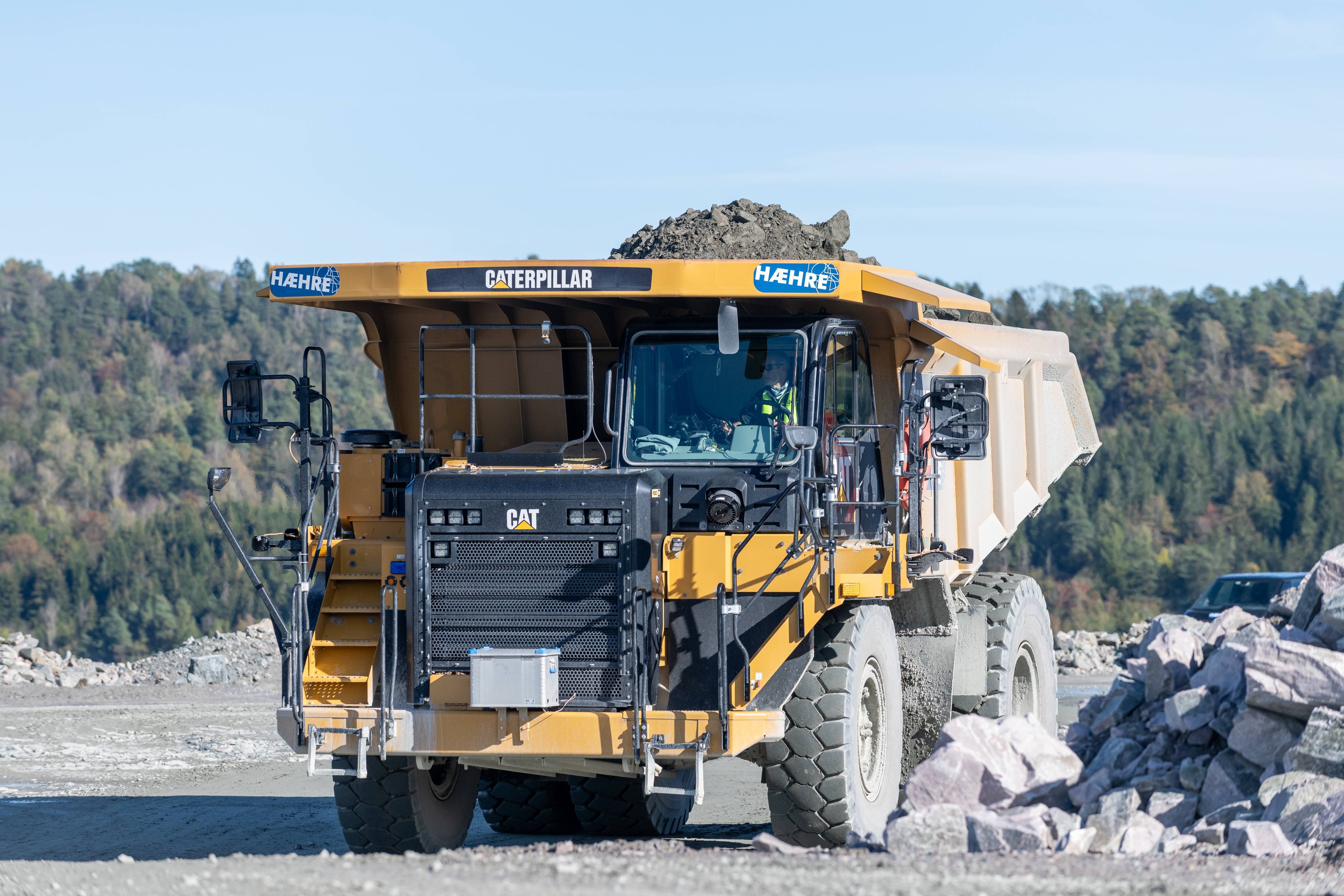 Vi har en moderne og solid maskinpark som gir høy produksjon og trygg drift.