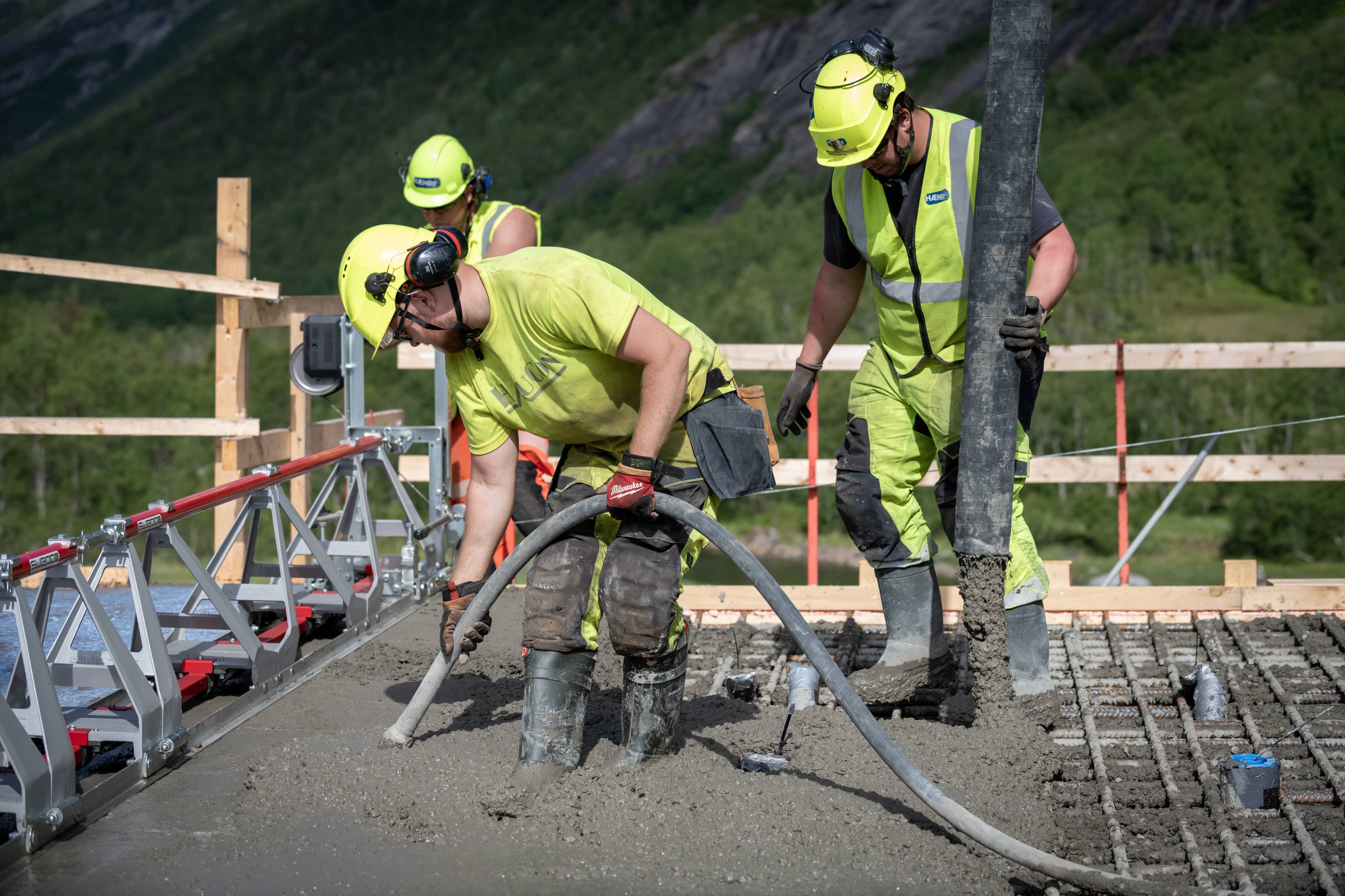Vi har sterke fagmiljøer innen konstruksjon og bygger komplekse løsninger med høy presisjon.