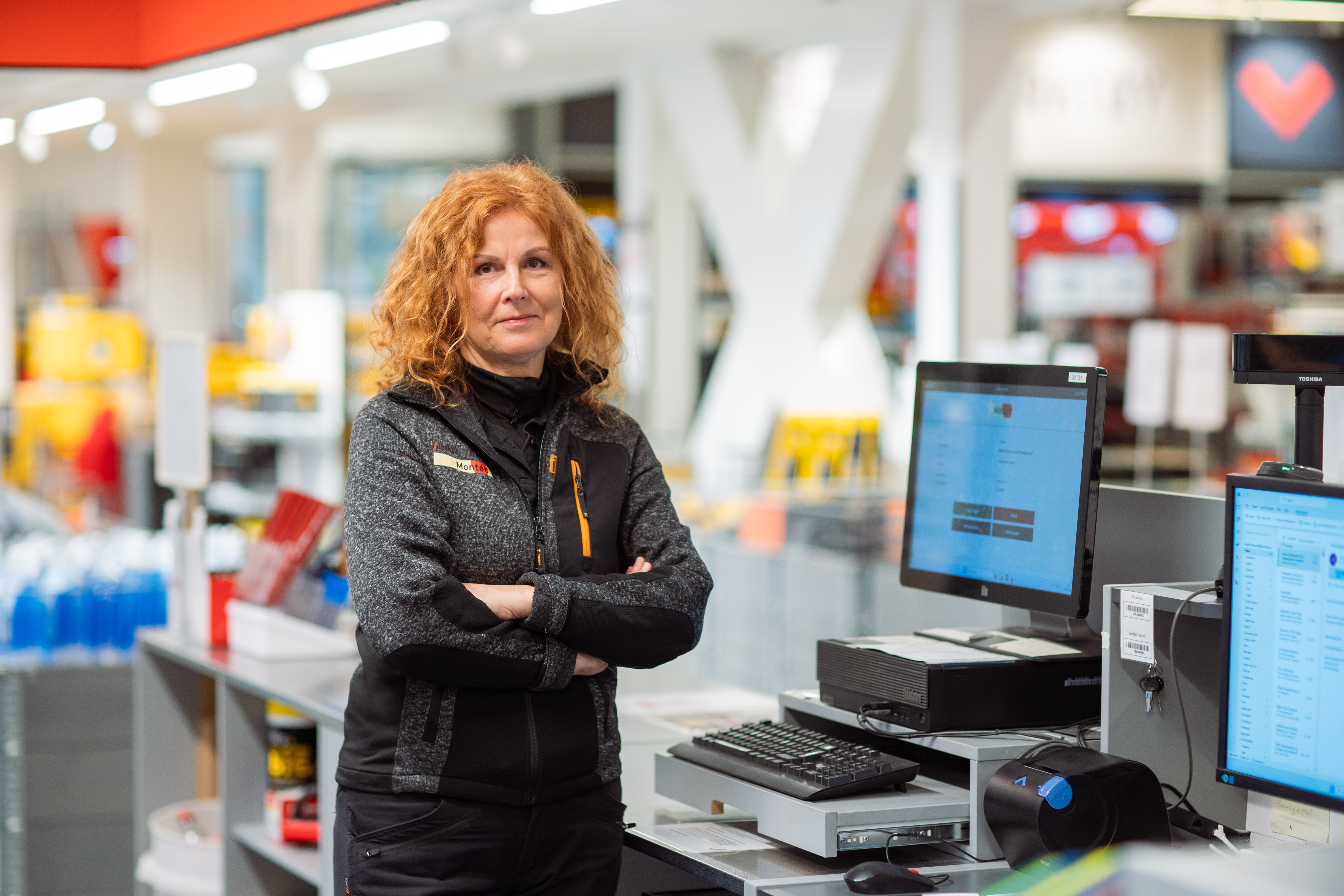 Som selger hos oss er du ansiktet utad i varehuset – vi hjelper kundene med riktige produkter, gode råd og smarte løsninger.