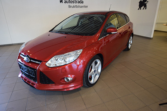 Ford Focus 1,0 EcoBoost 125hk Titanium DAB, Full stuyling