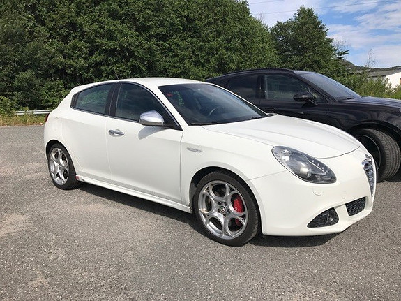 Alfa Romeo Giulietta Giulietta TCT 170hk /Navi/Bose/Shift Paddles/Skinn