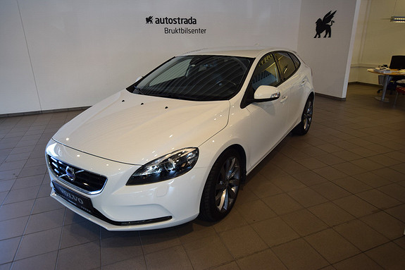 Volvo V40 D2 Kinetic Navigasjon,WEBASTO,Tonede ruter++