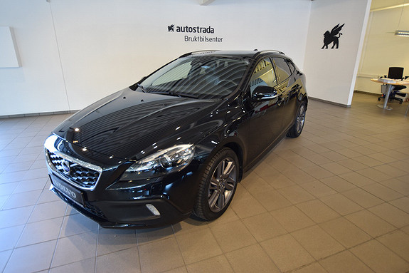 Volvo V40 Cross Country D2 Summum Ryggekamera,Navigasjon,Voc,Glasstak,