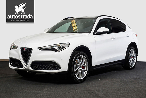 Alfa Romeo Stelvio 2.0T 280hk Q4 Sportspakke Navi 0,- innskudd