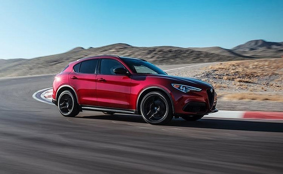 Alfa Romeo Stelvio 2.0T 280hk Q4 Nero Edition Kampanje!